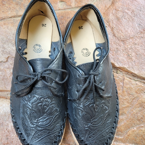 Mexican leather flat - Picture 2 of 3